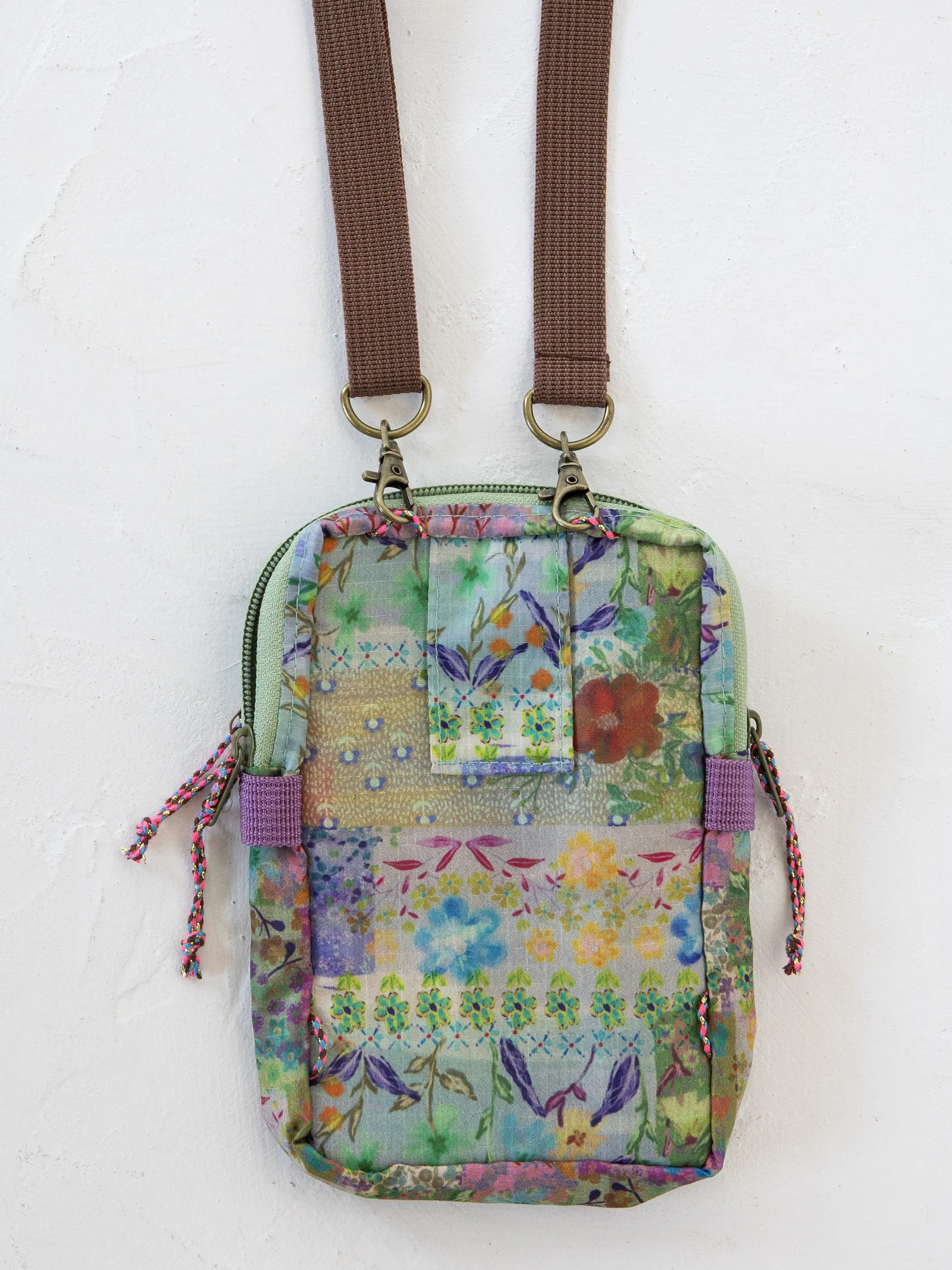 8-in-1 Pocket Crossbody - Taupe Watercolor Patchwork - Image 4