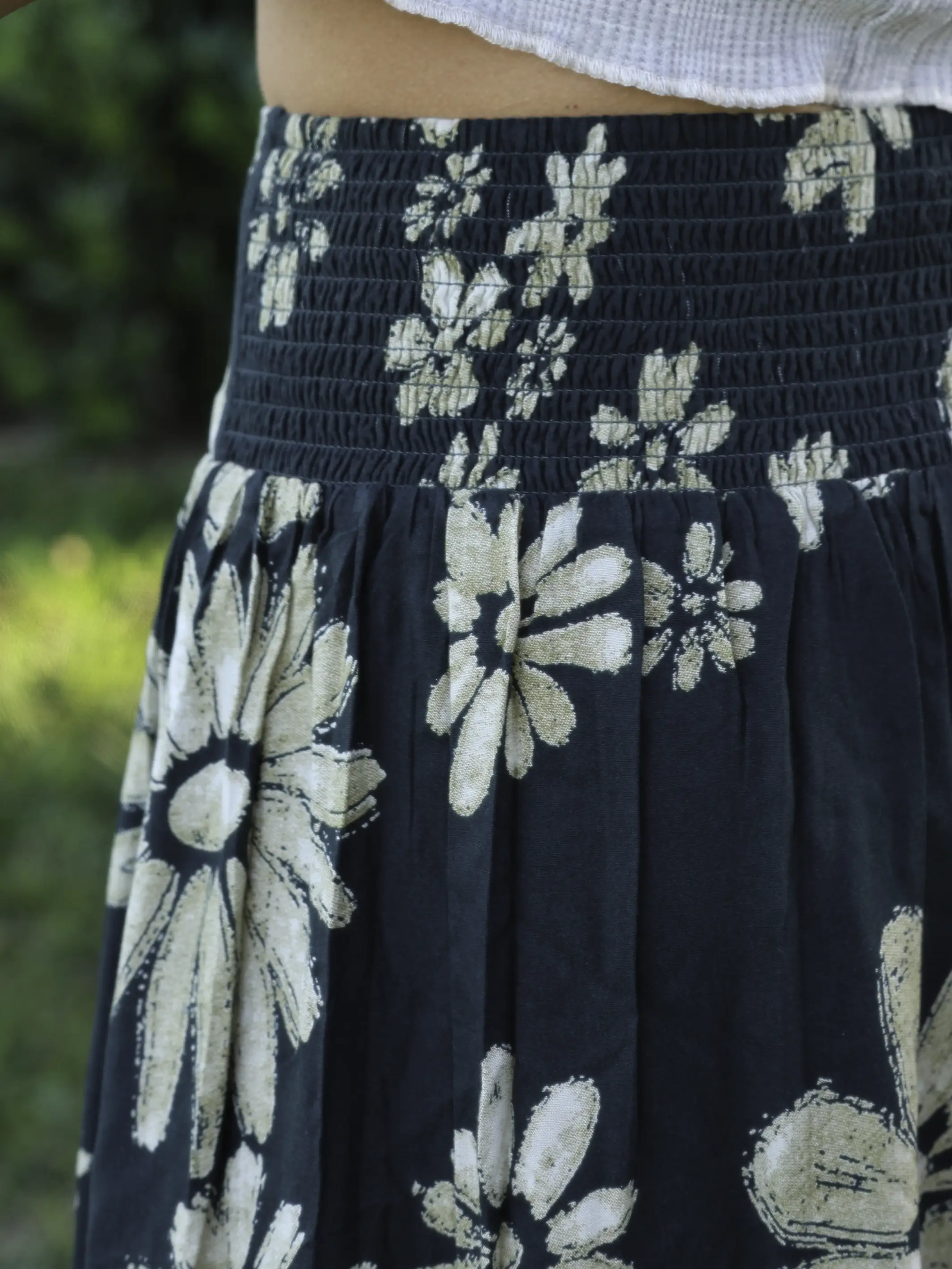 Addie Midi Skirt - Black Cream Daisies - Image 3
