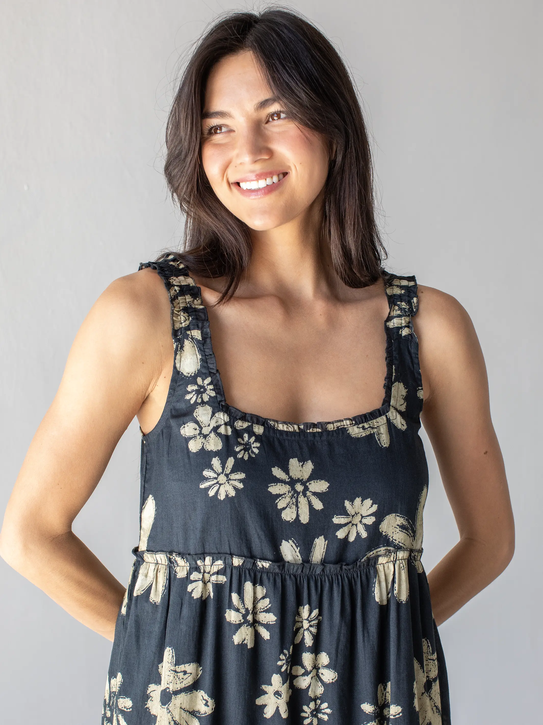 Adele Cotton Maxi Dress - Black Cream Daisies - Image 3