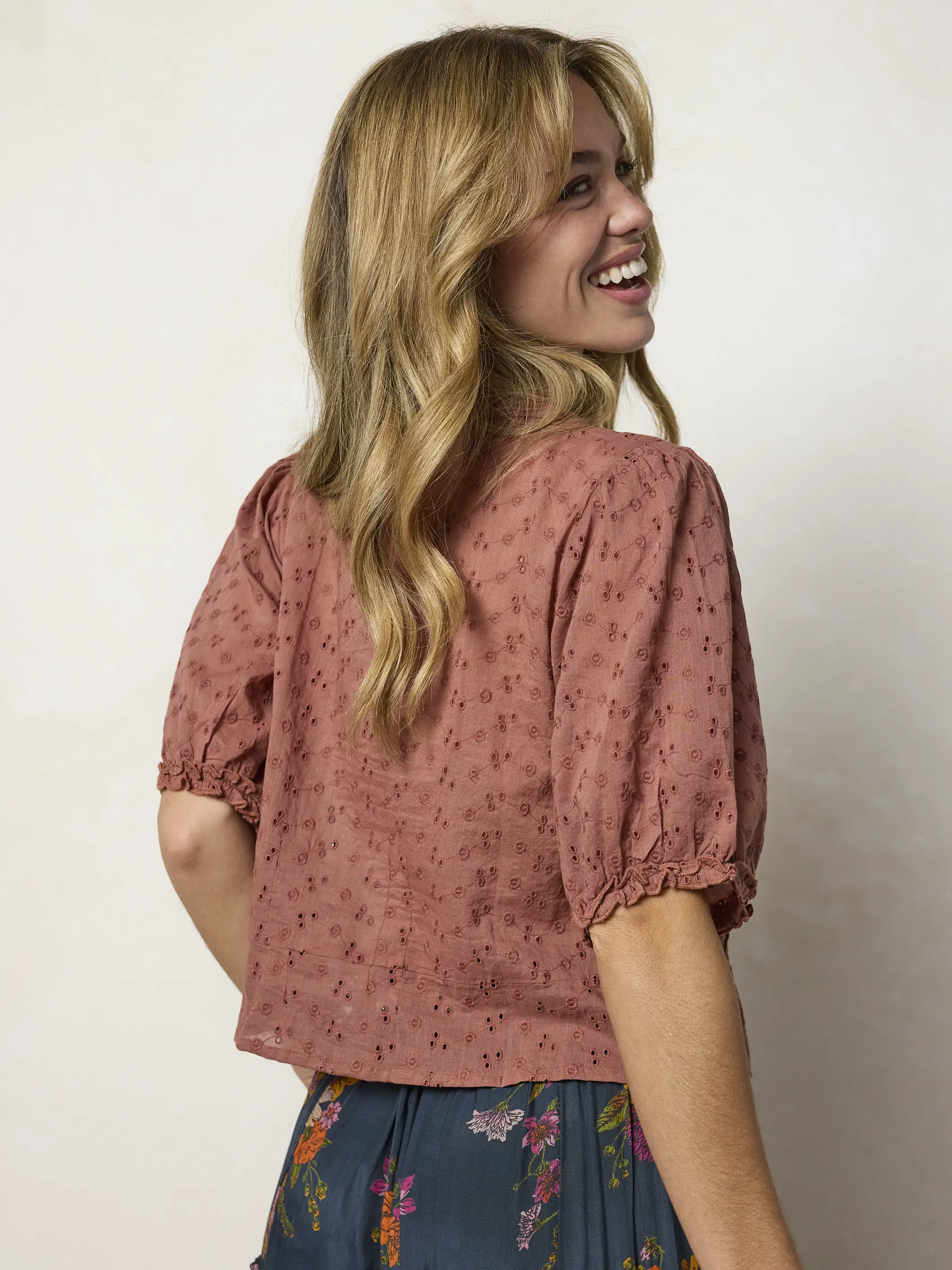 Annie Cotton Eyelet Top - Light Rust - Image 5