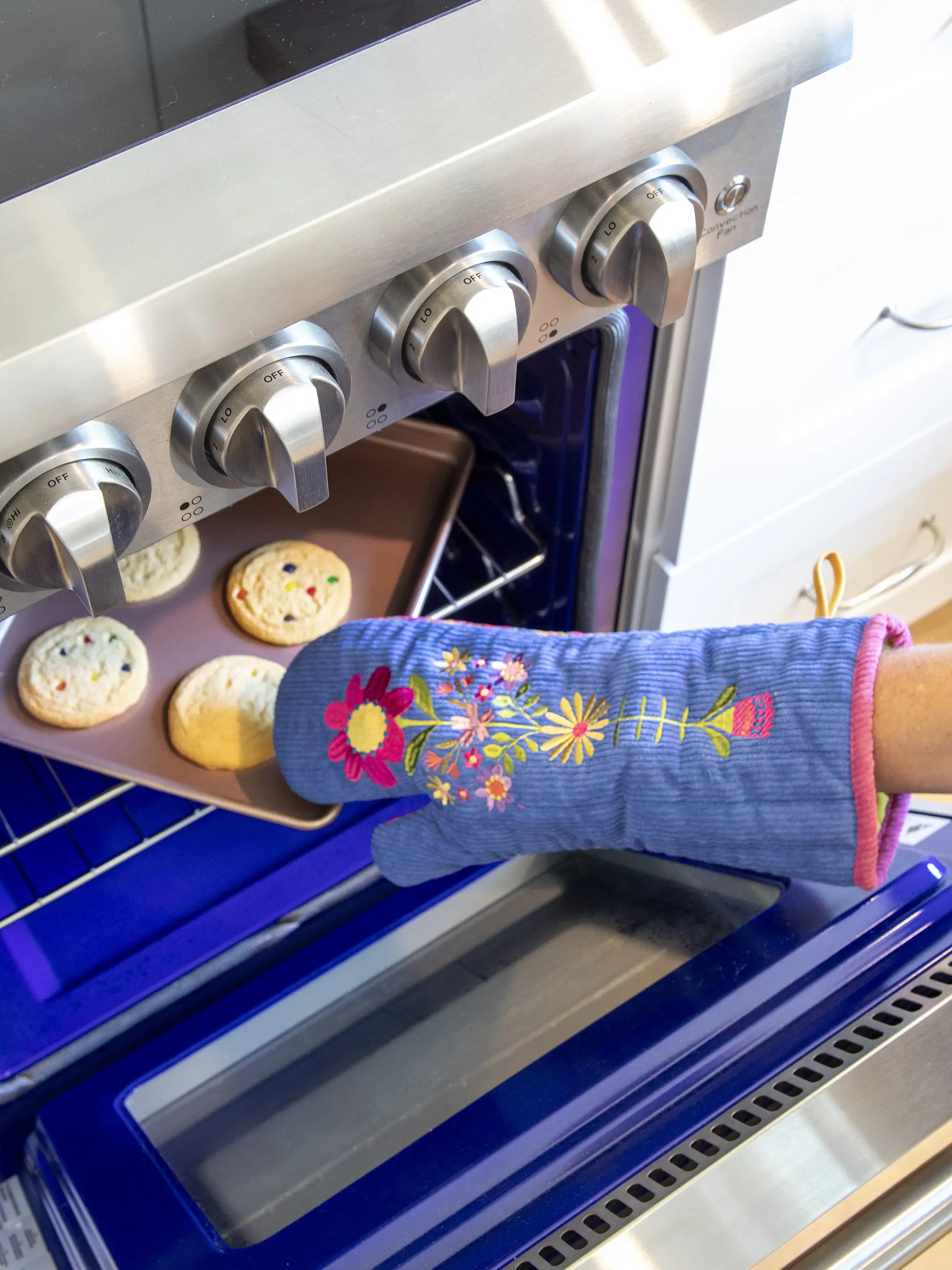 Bake Happy Double-Sided Oven Mitt - Blue Folk Flower Patchwork - Image 2
