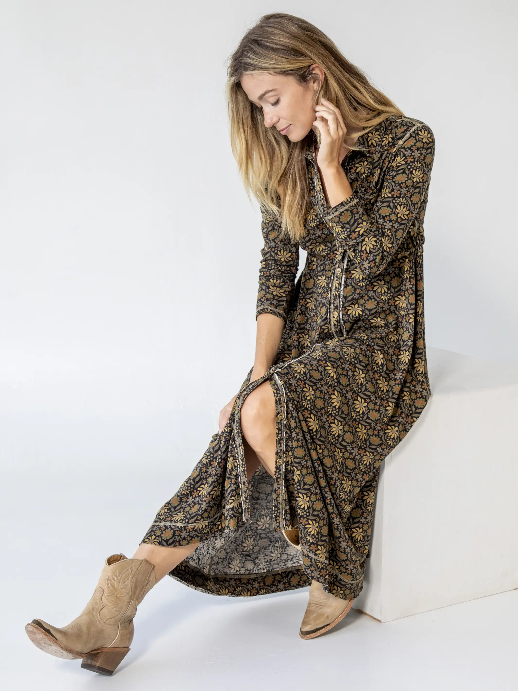 Christa Knit Cotton Maxi Dress - Black Tan Daisies - Image 4