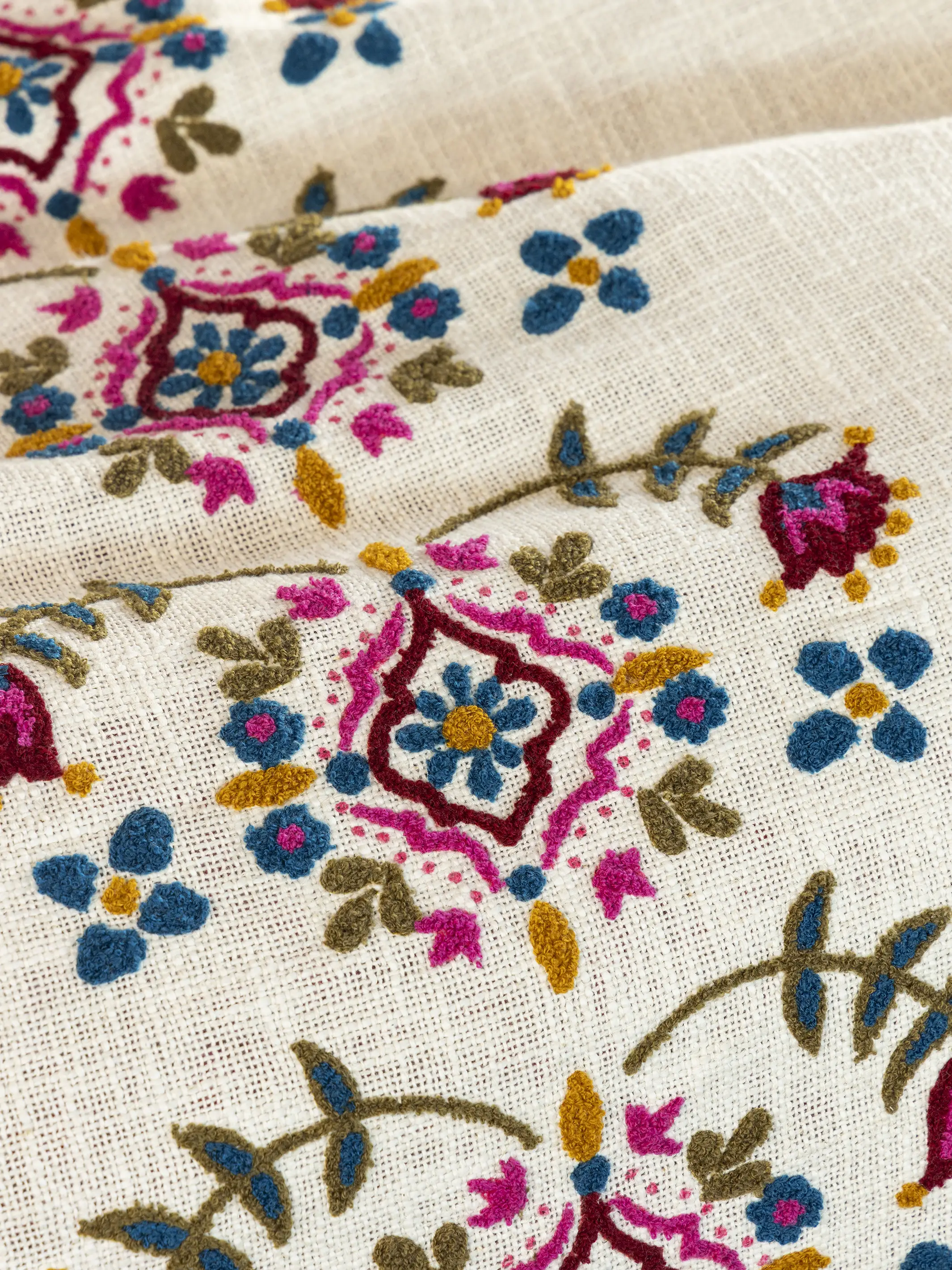 Cotton Slub Tufted Shams, Set of 2 - Cream - Image 3