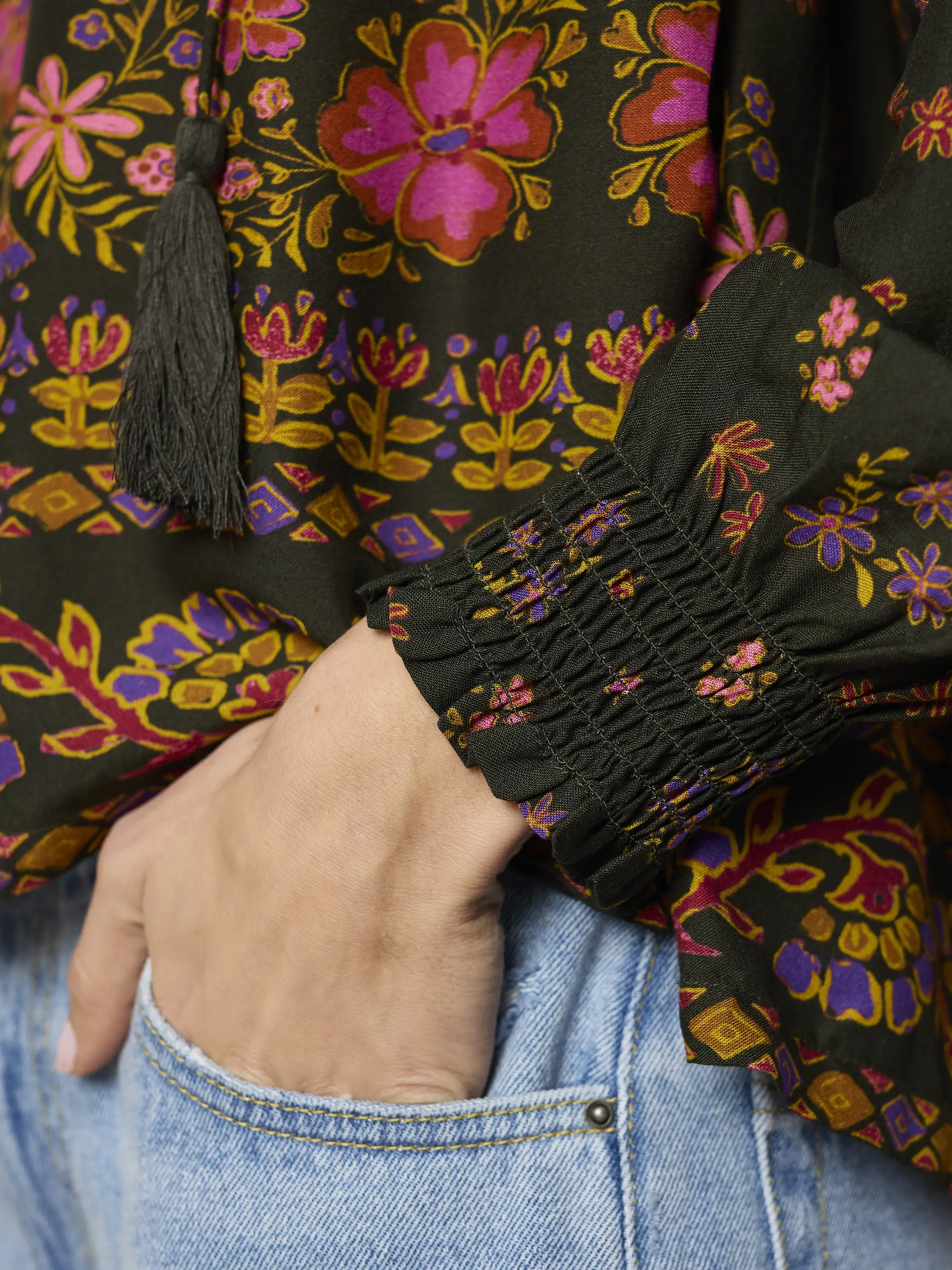 Dara Top - Blooming Bandana Charcoal - Image 3
