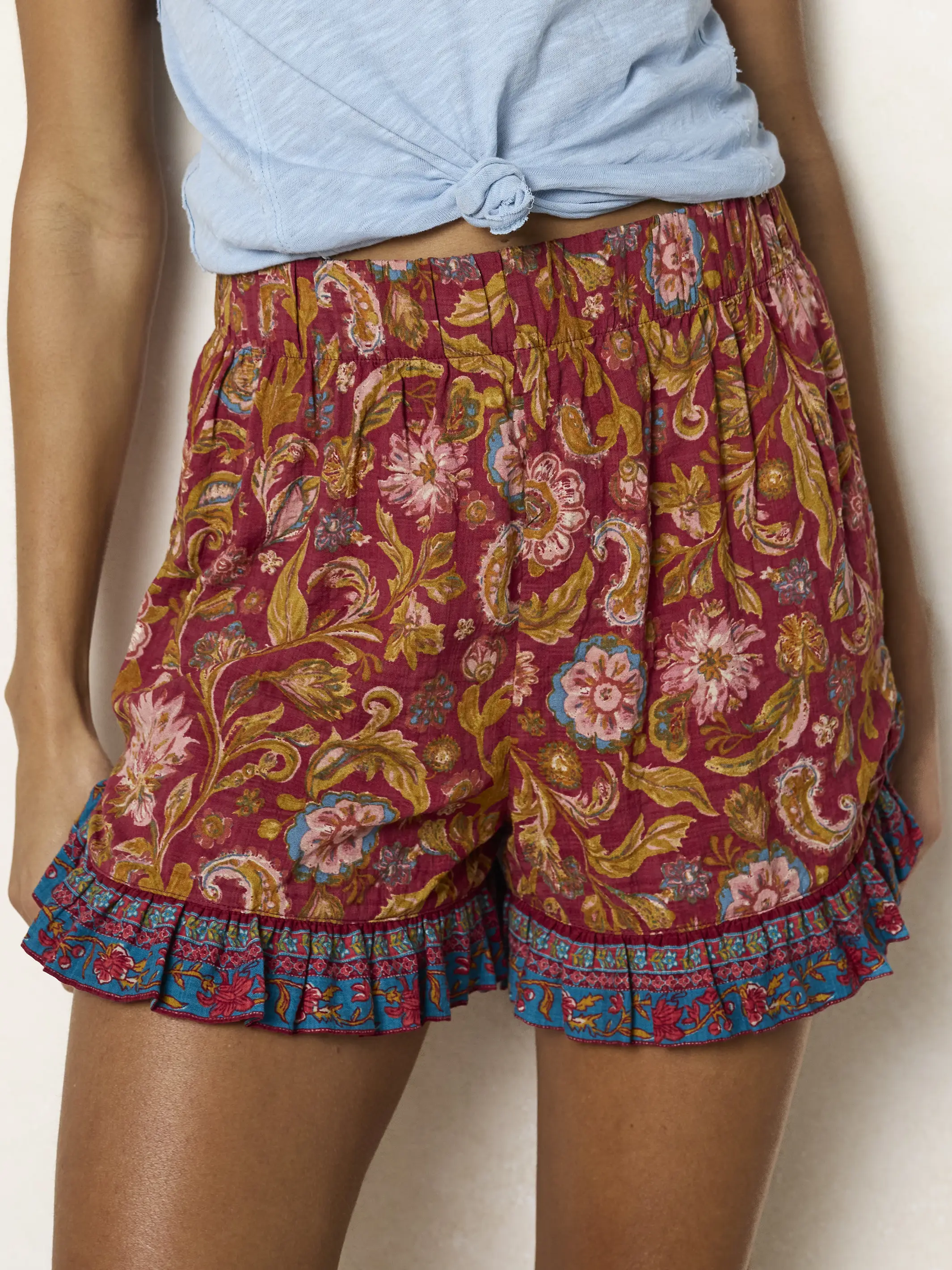 Get Up & Go Ruffle Shorts - Sunnyfield Floral Red - Image 4