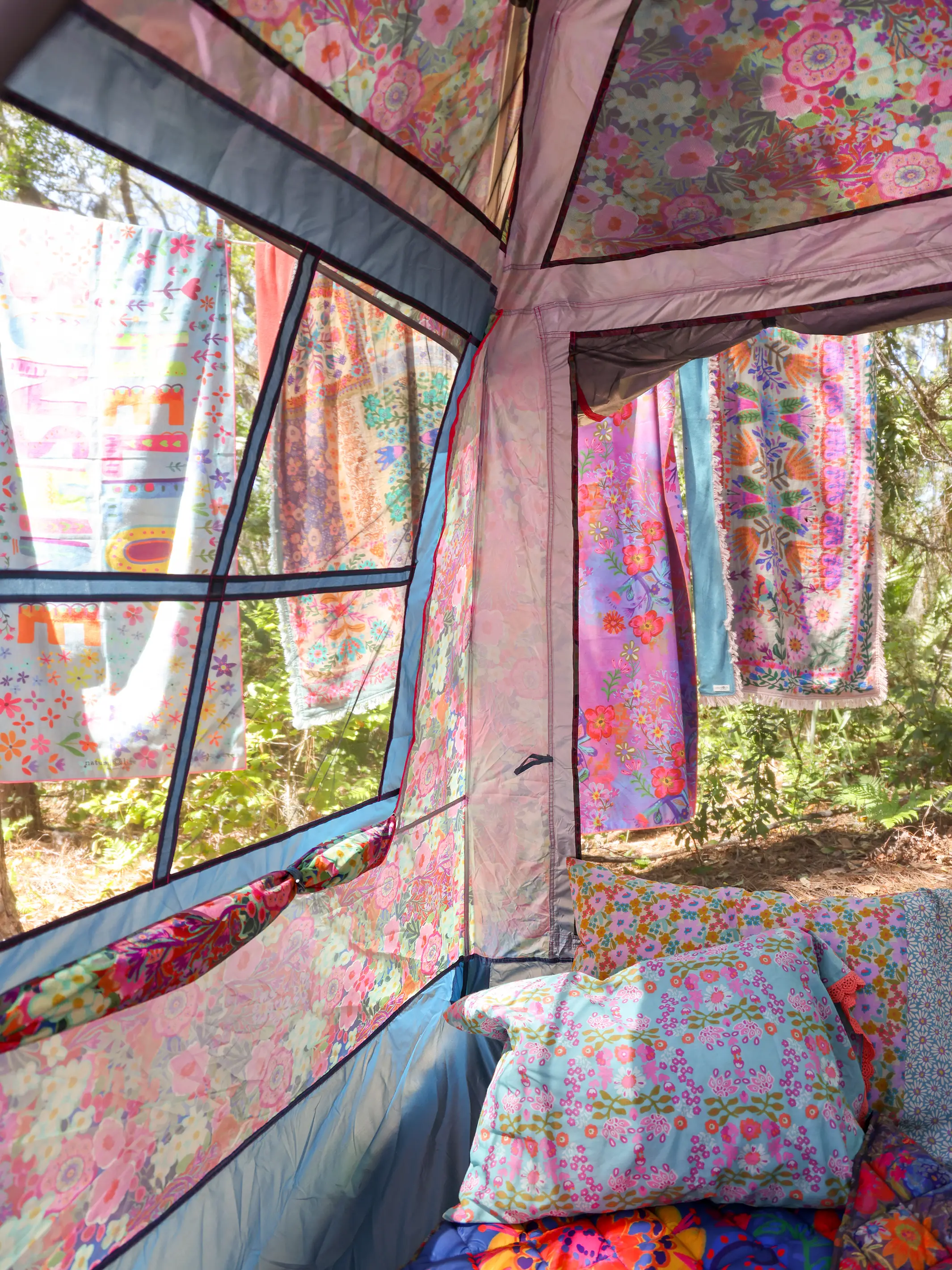 Live Happy Camping Tent - Cozy Cottage - Image 4
