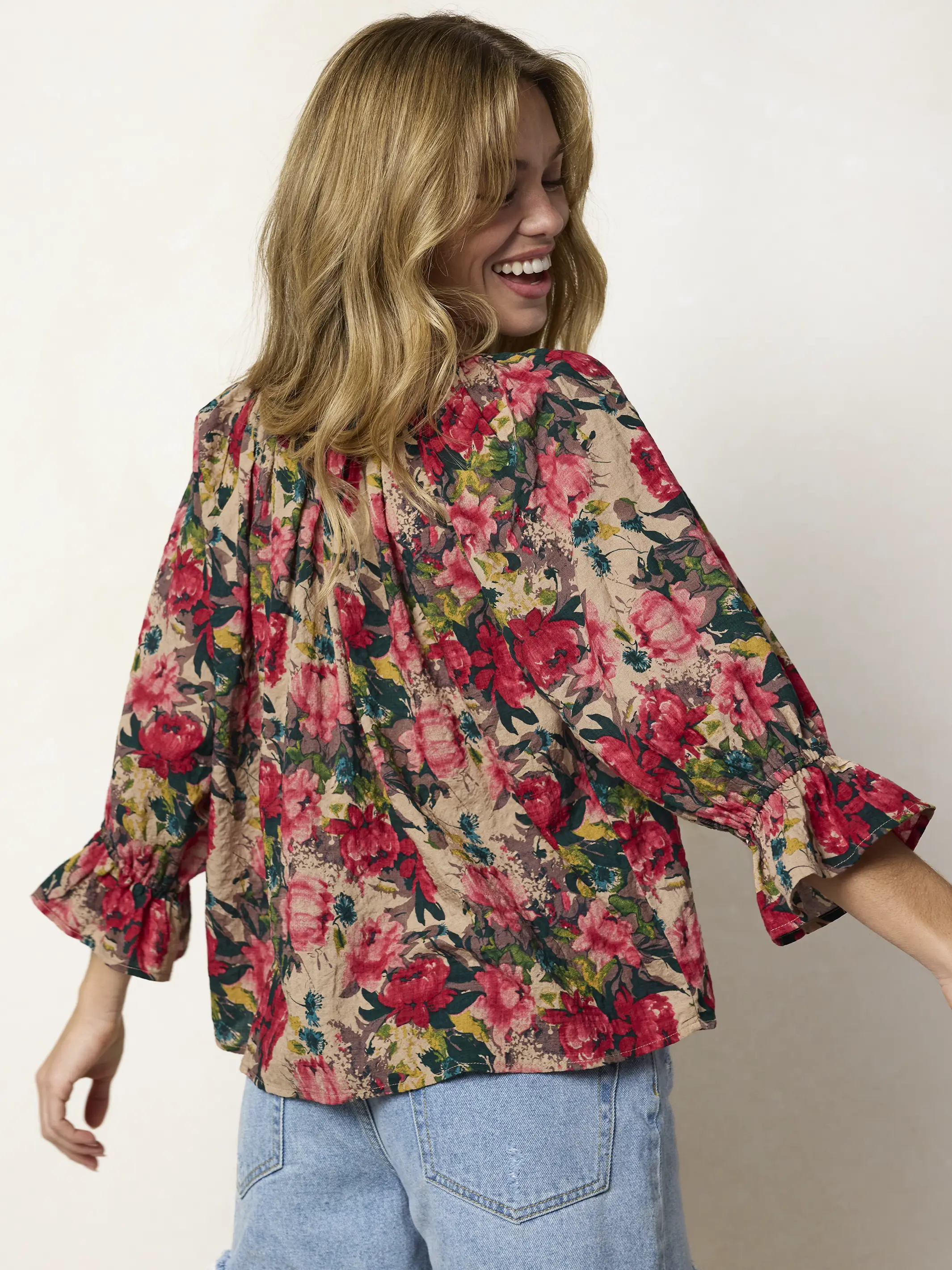Magnolia Top - Tan Red Roses - Image 2