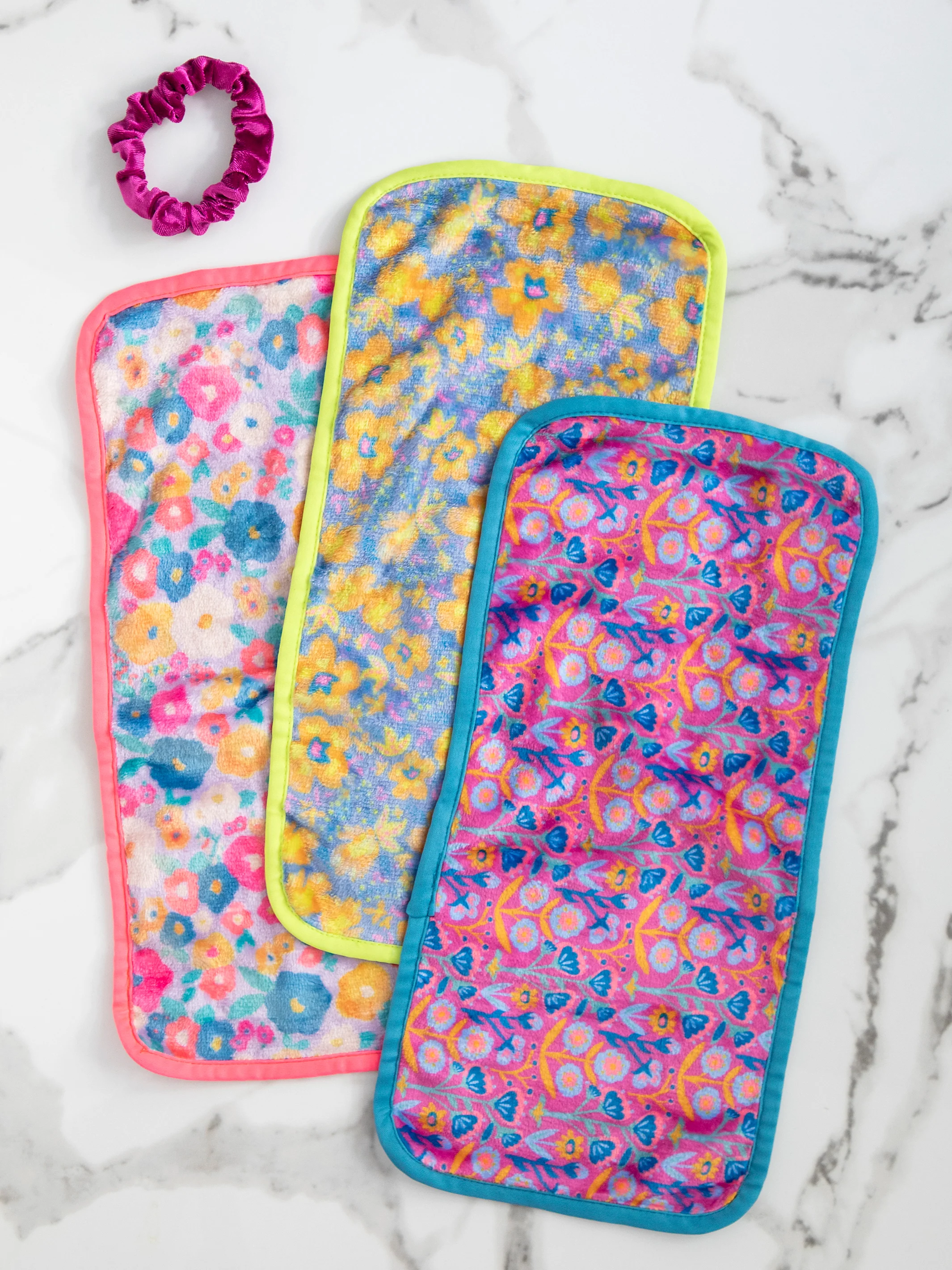 Makeup Removing Cloths & Scrunchie Set - Floral - Image 2
