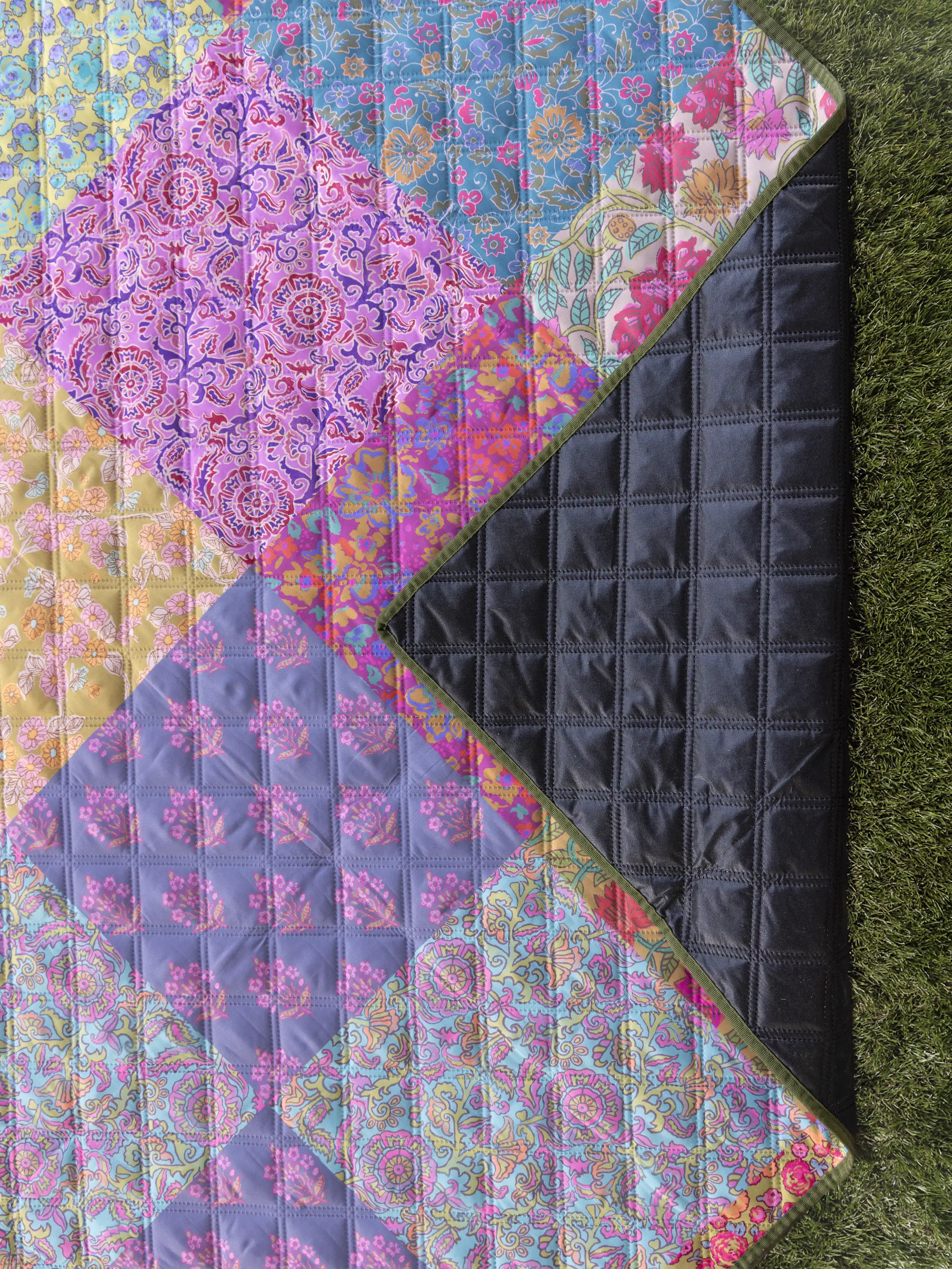 Picnic Blanket Tote - Bright Patchwork Zinnias - Image 3