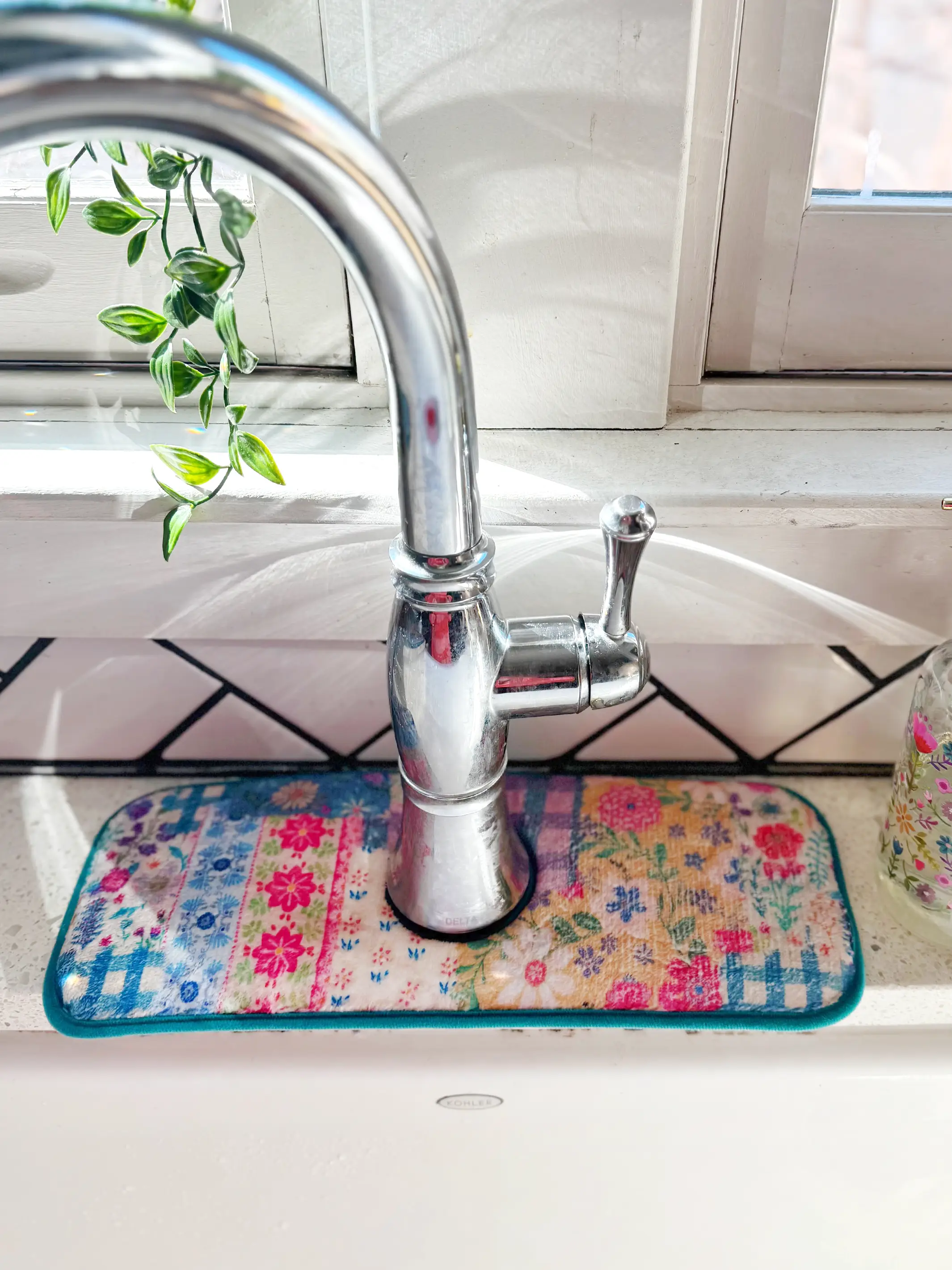 Reversible Faucet Sink Mat - Chickens - Image 3