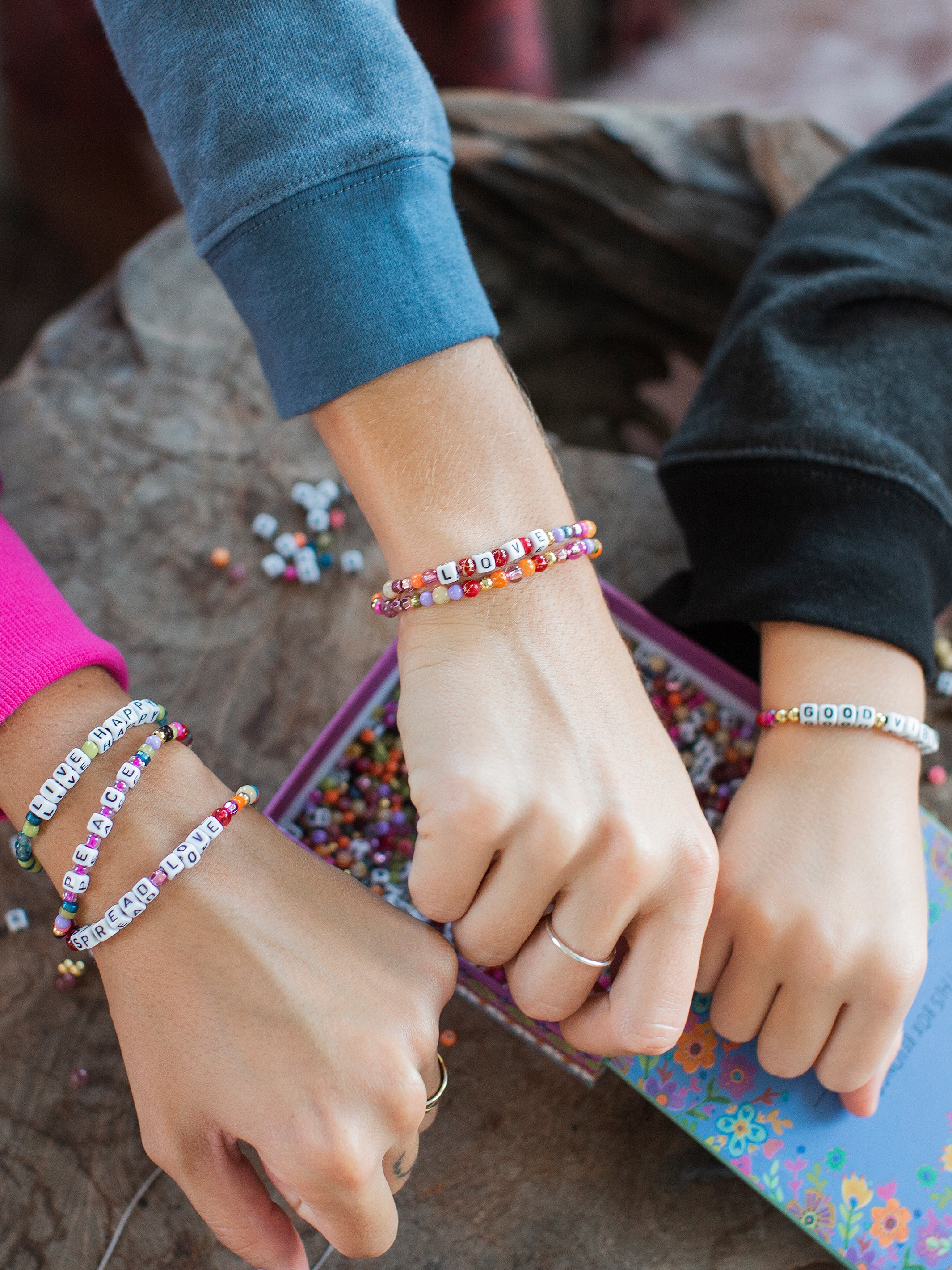 Spread Love Bracelet Making Kit - Image 2