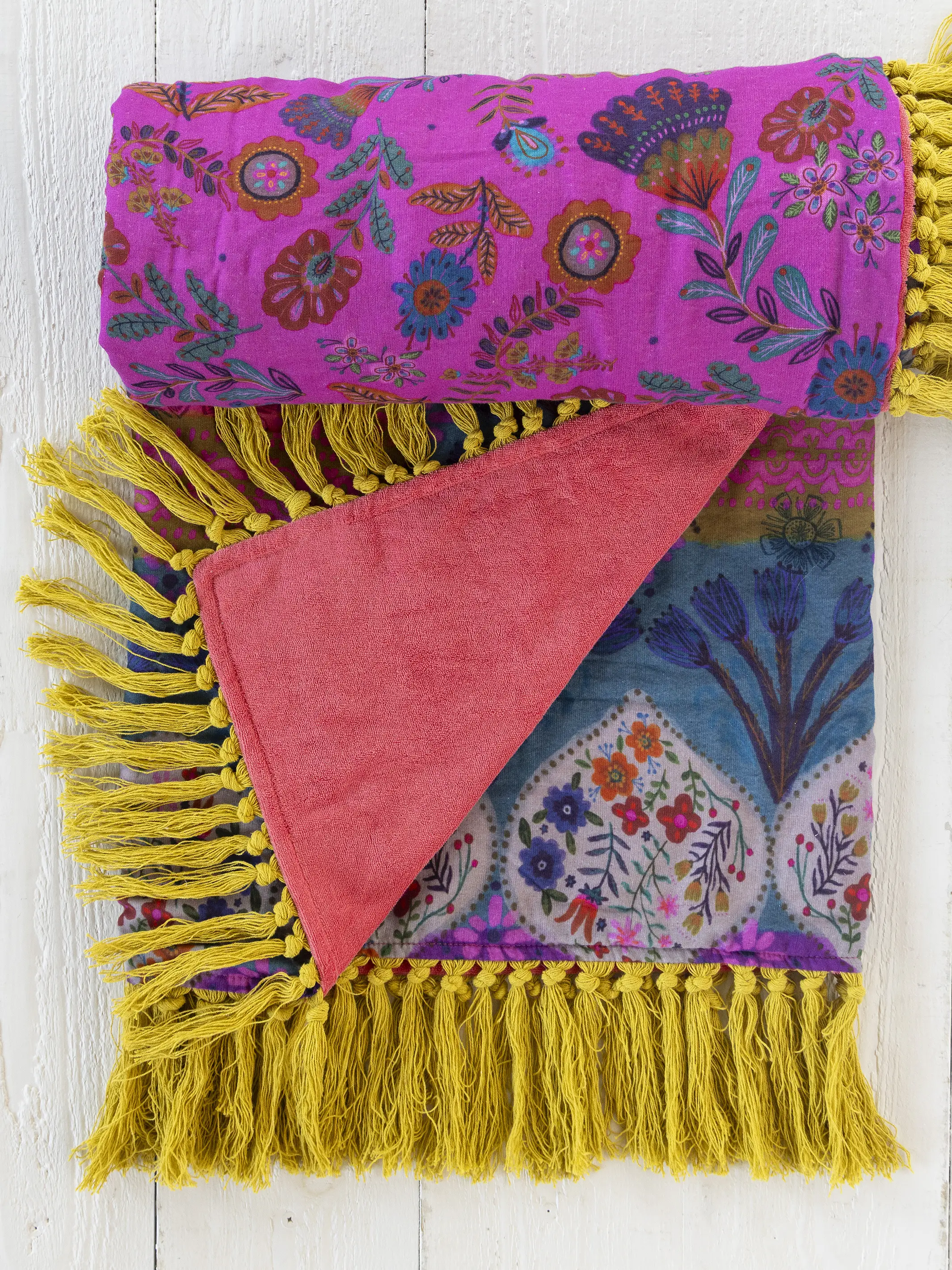 XL Shabana Beach Towel - Hot Pink Borders - Image 3